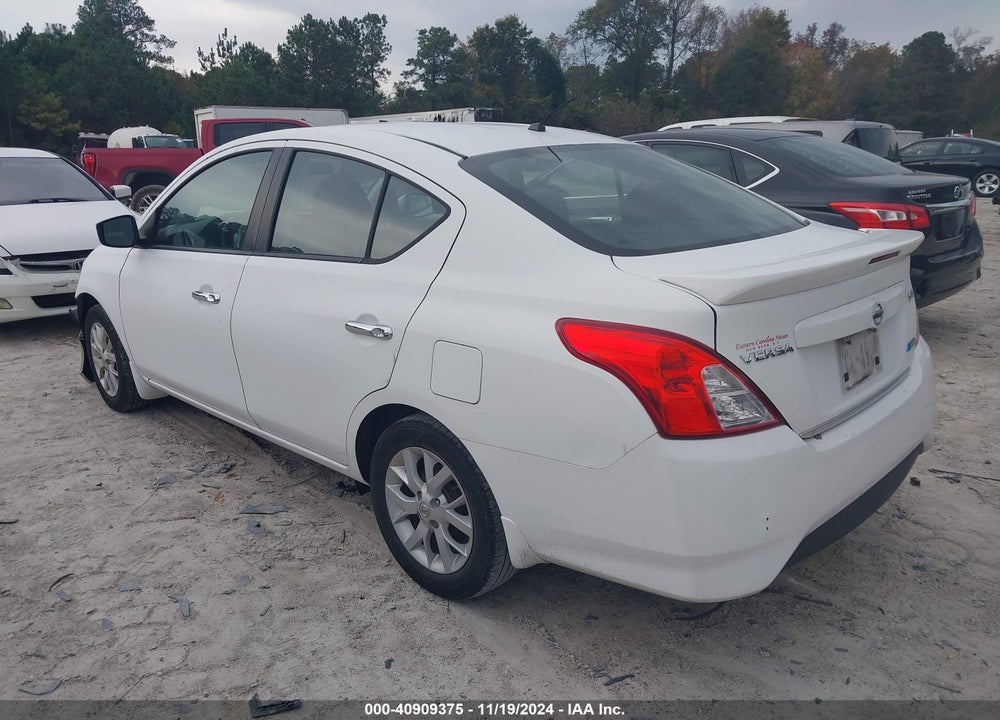 2015 NISSAN VERSA 1.6 SV VIN: 3N1CN7AP7FL901559