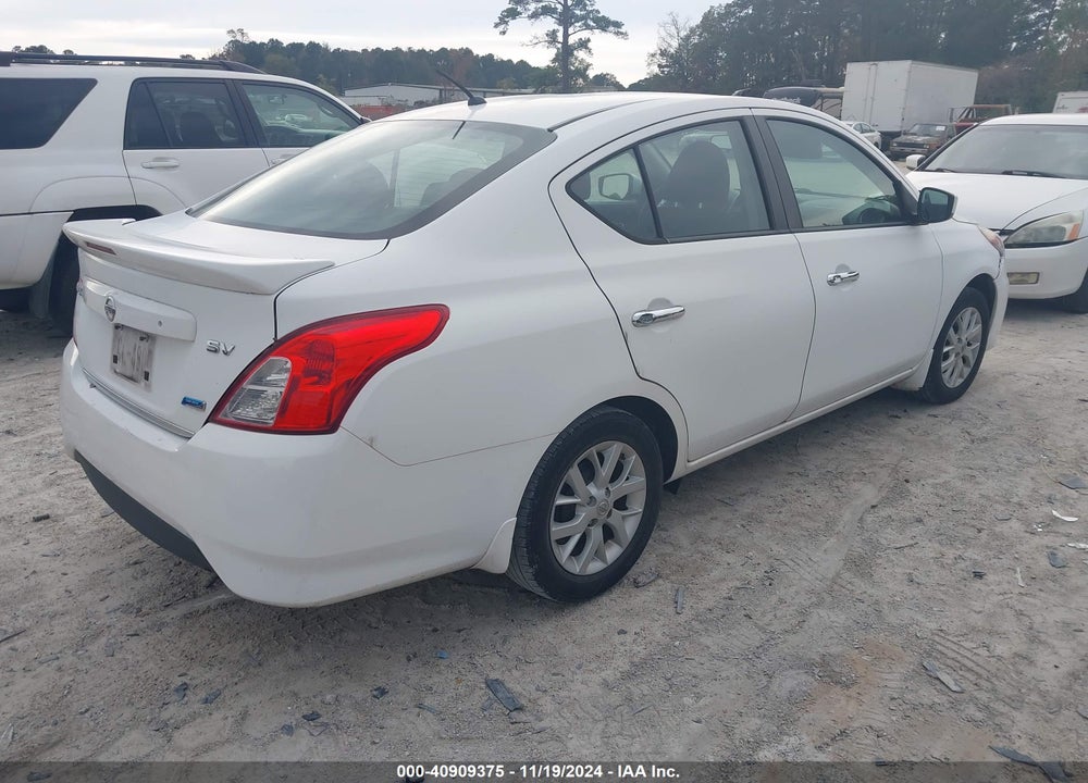 2015 NISSAN VERSA 1.6 SV VIN: 3N1CN7AP7FL901559