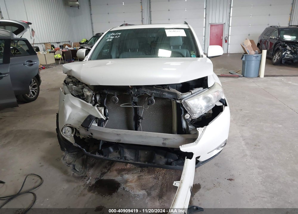 2013 TOYOTA HIGHLANDER SE V6 VIN: 5TDBK3EH9DS185817