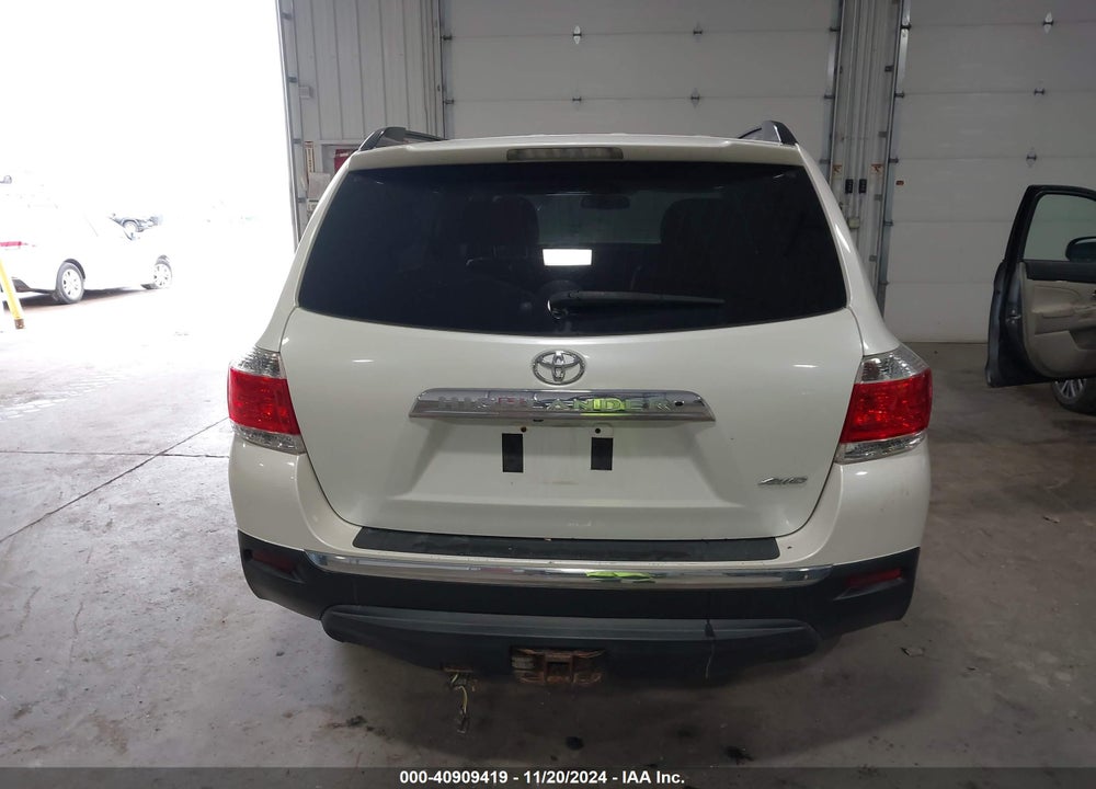 2013 TOYOTA HIGHLANDER SE V6 VIN: 5TDBK3EH9DS185817