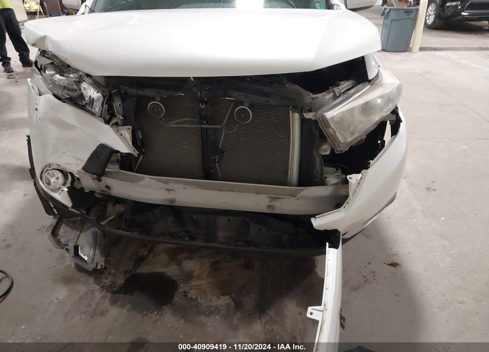 2013 TOYOTA HIGHLANDER SE V6 VIN: 5TDBK3EH9DS185817