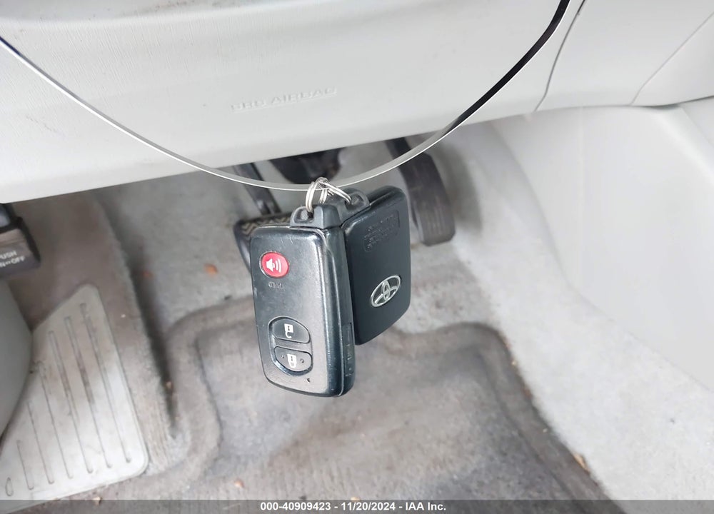 2011 TOYOTA PRIUS THREE VIN: JTDKN3DUXB0300219