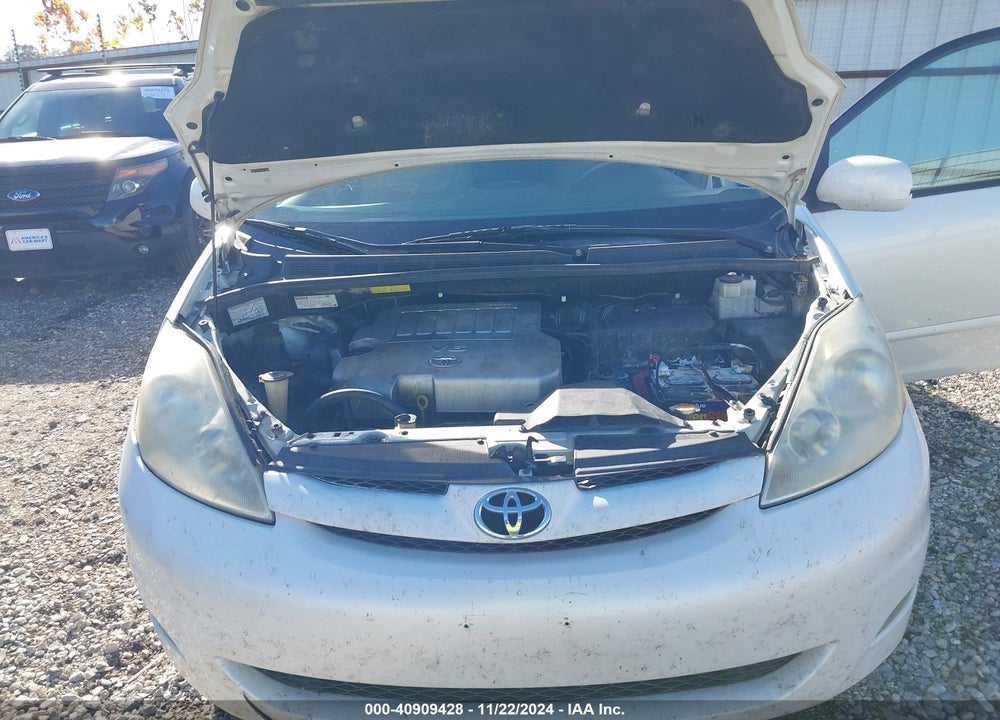 2009 TOYOTA SIENNA XLE VIN: 5TDZK22C59S236965