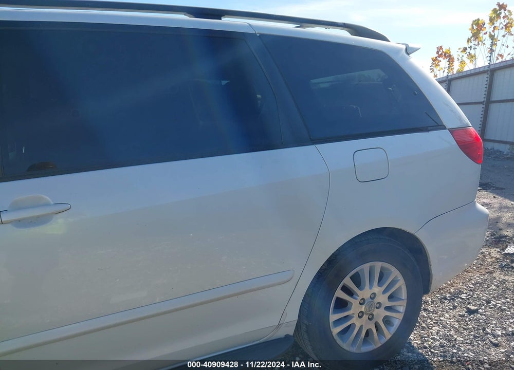 2009 TOYOTA SIENNA XLE VIN: 5TDZK22C59S236965
