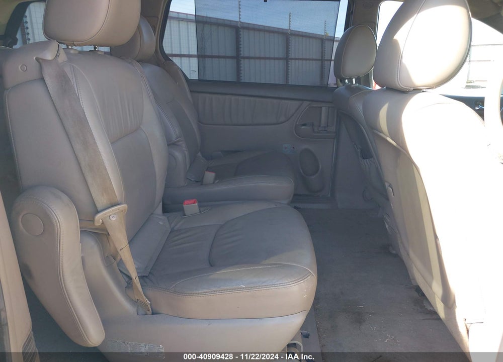 2009 TOYOTA SIENNA XLE VIN: 5TDZK22C59S236965