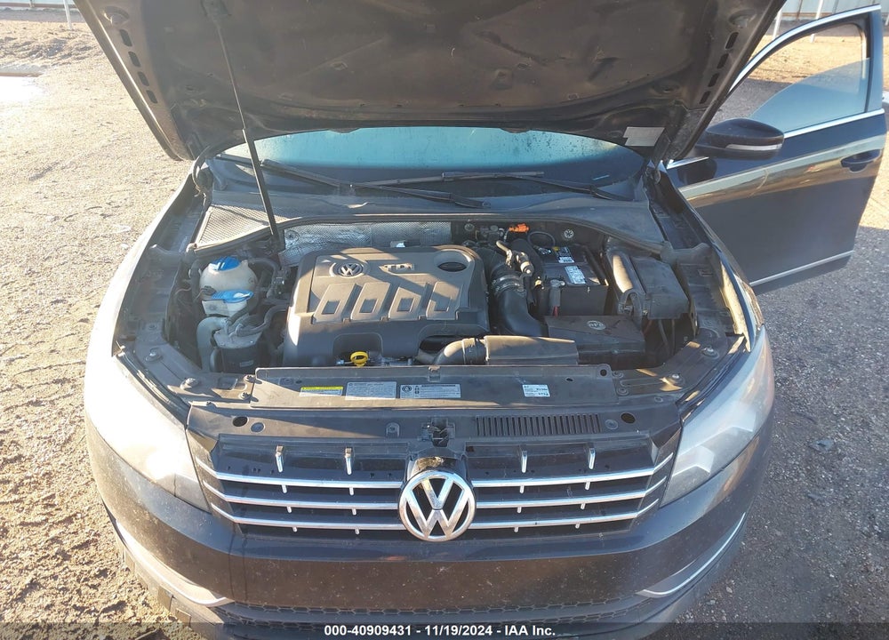 2014 VOLKSWAGEN PASSAT 2.0L TDI SE VIN: 1VWBN7A35EC034823