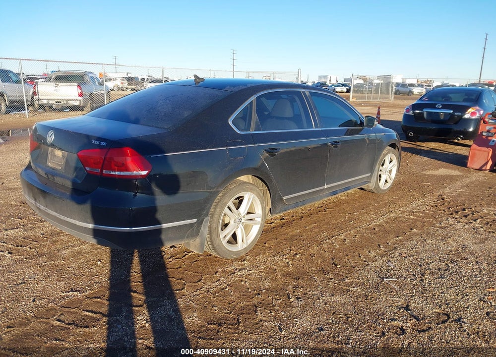 2014 VOLKSWAGEN PASSAT 2.0L TDI SE VIN: 1VWBN7A35EC034823