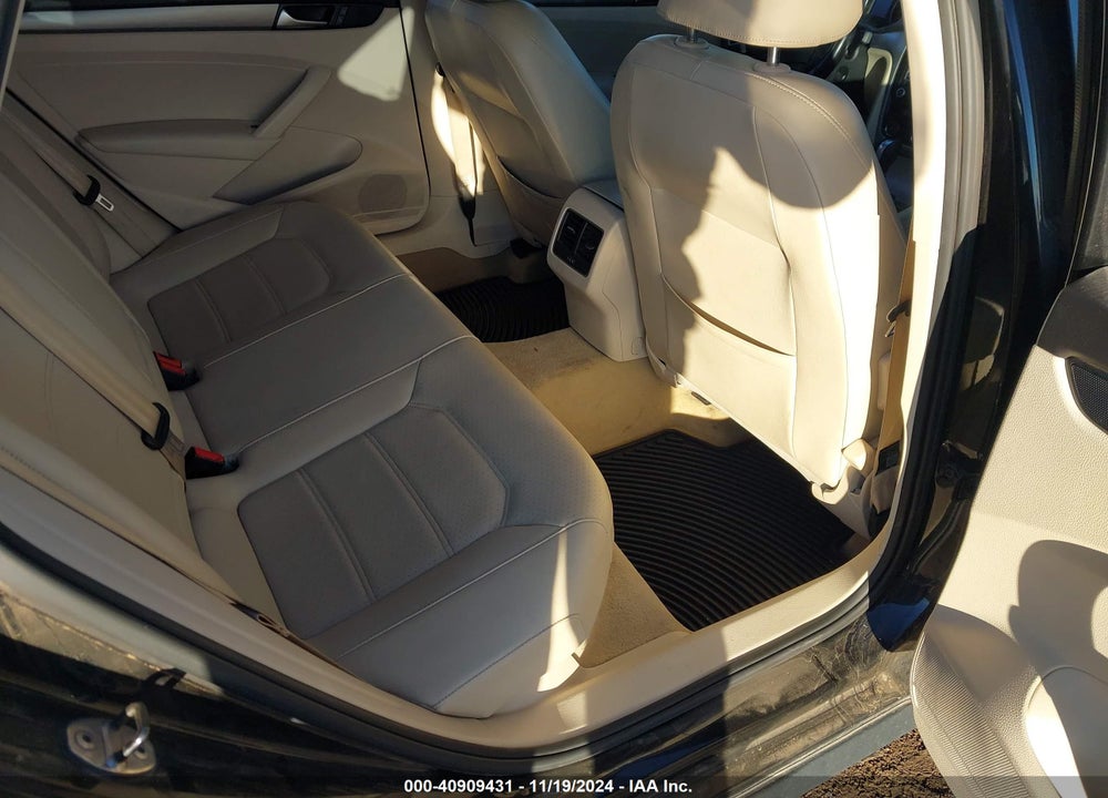 2014 VOLKSWAGEN PASSAT 2.0L TDI SE VIN: 1VWBN7A35EC034823