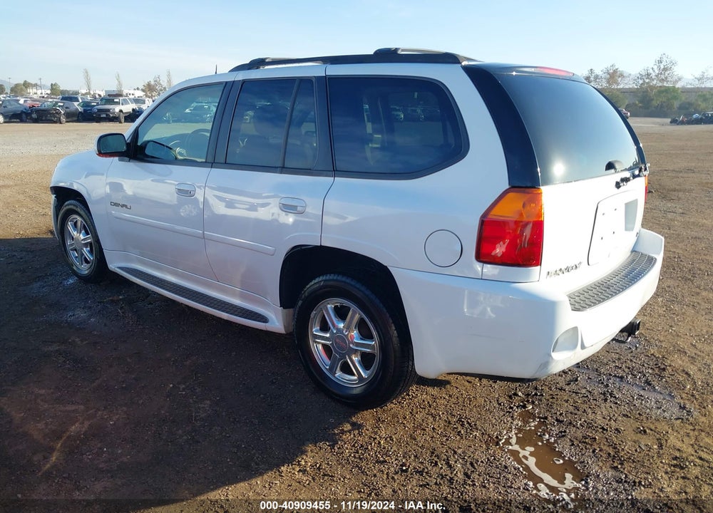 2005 GMC ENVOY DENALI VIN: 1GKES63M452387993