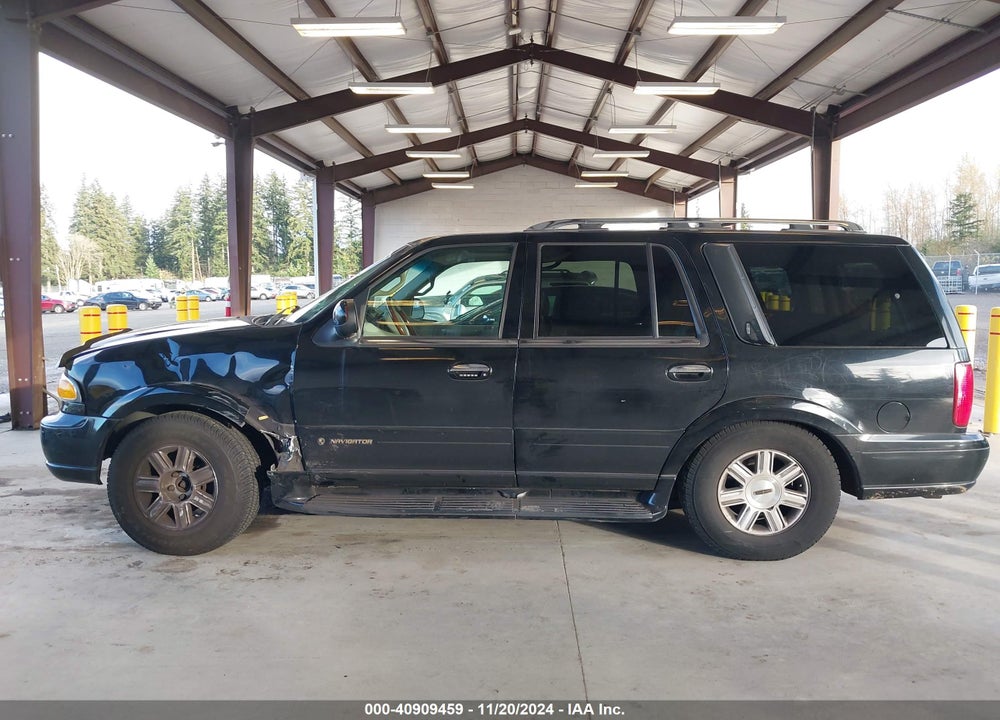 2002 LINCOLN NAVIGATOR VIN: 5LMFU28R32LJ00679