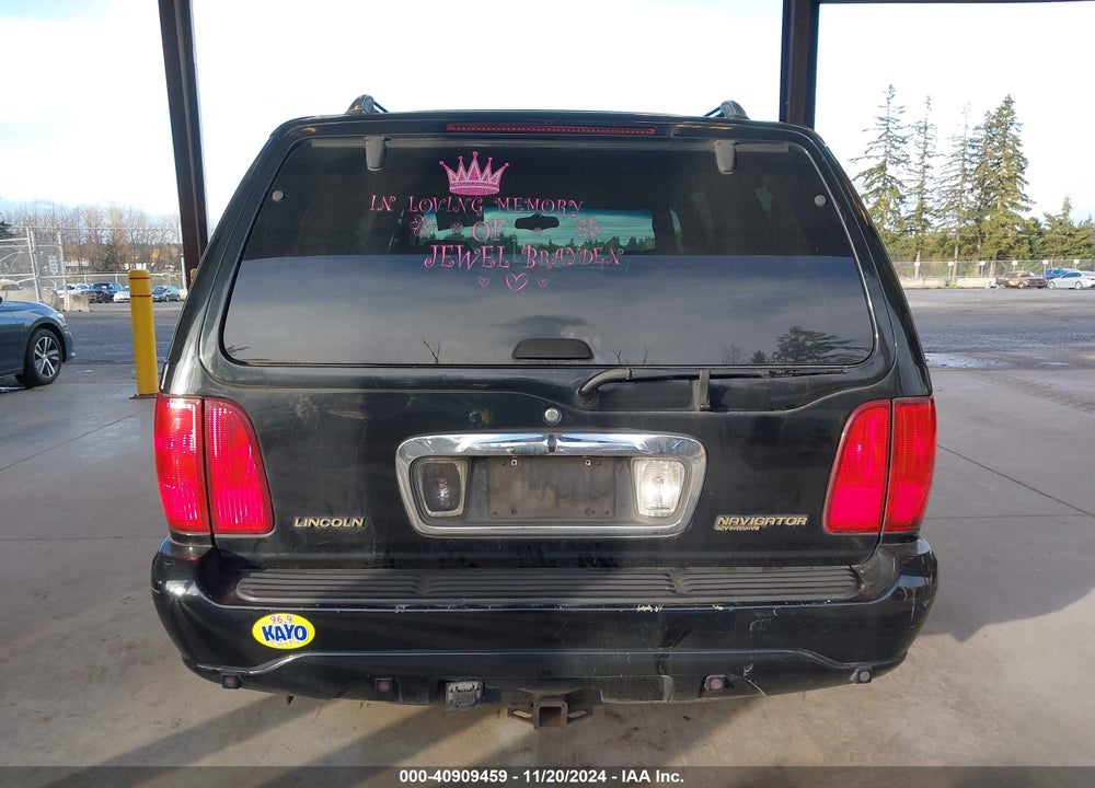 2002 LINCOLN NAVIGATOR VIN: 5LMFU28R32LJ00679