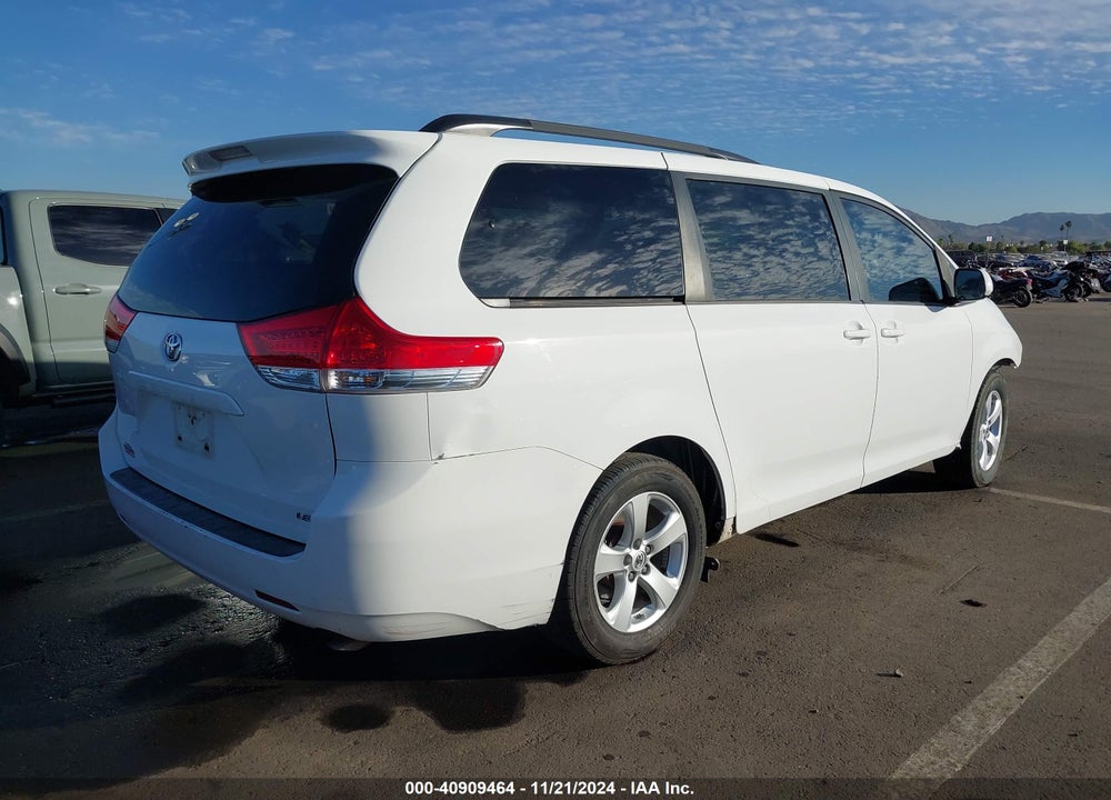 2014 TOYOTA SIENNA LE V6 8 PASSENGER VIN: 5TDKK3DC9ES464627