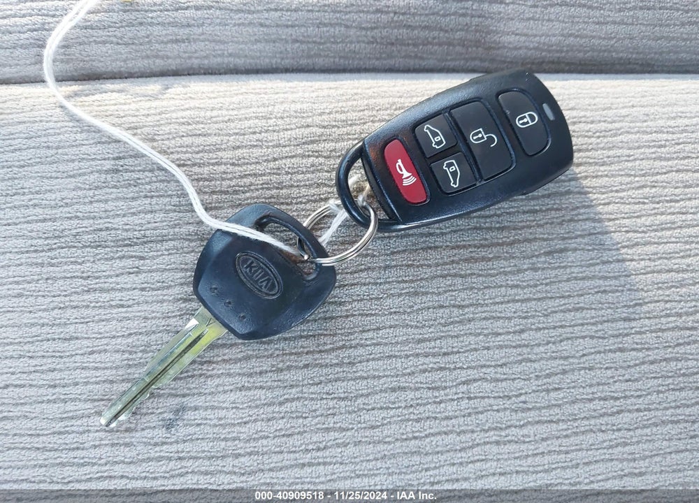 2012 KIA SEDONA LX VIN: KNDMG4C76C6485310