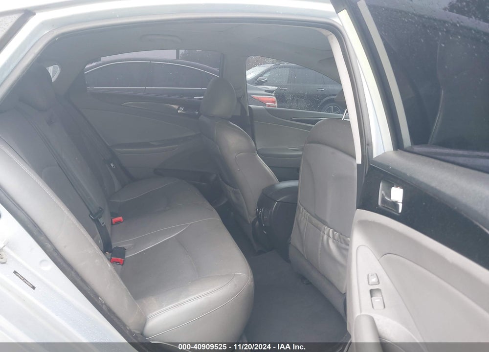 2014 HYUNDAI SONATA VIN: 5NPEC4AC2EH818692