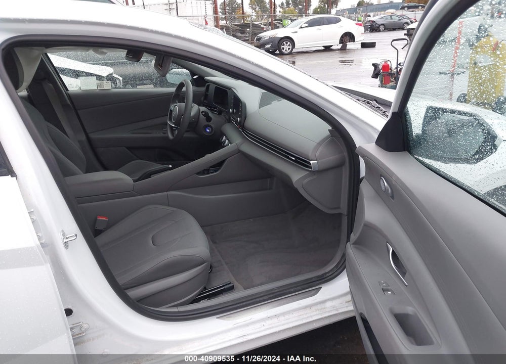 2024 HYUNDAI ELANTRA SE VIN: KMHLL4DG6RU774791