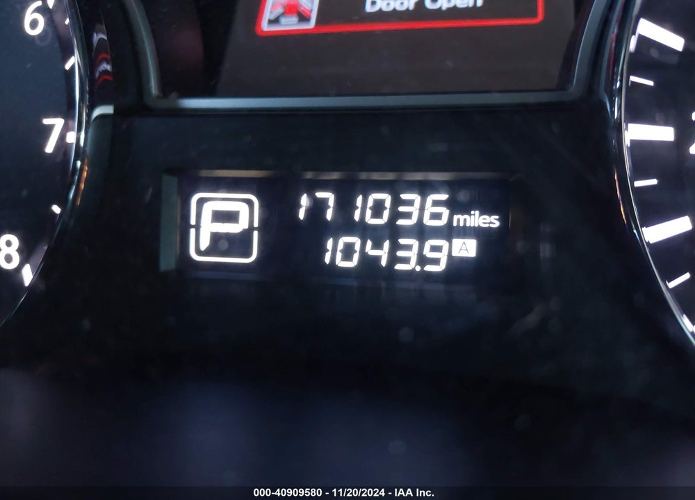 2013 NISSAN PATHFINDER SL VIN: 5N1AR2MM6DC639079