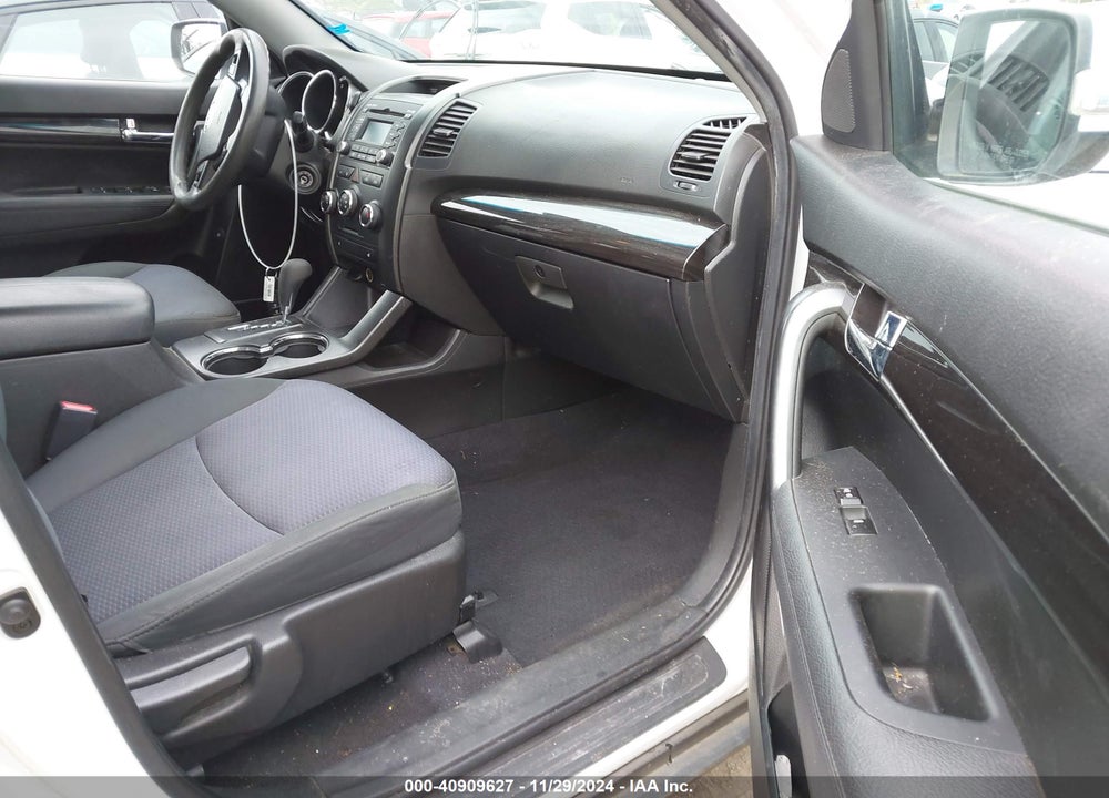 2012 KIA SORENTO LX VIN: 5XYKT3A69CG308481
