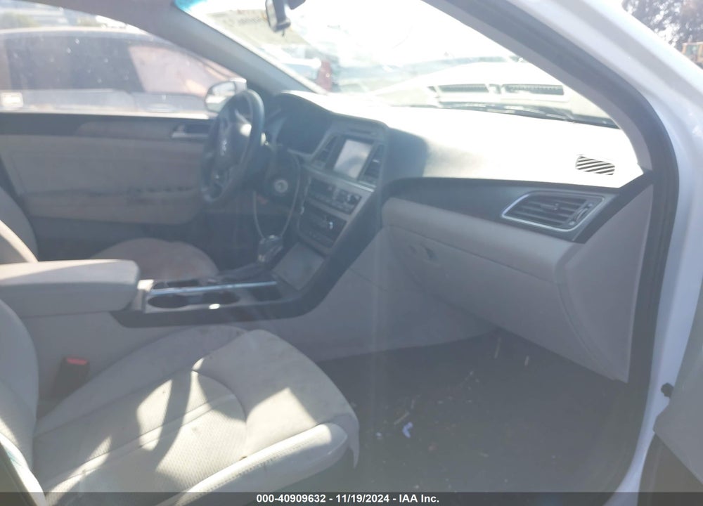 2017 HYUNDAI SONATA SPORT VIN: 5NPE34AF7HH456390