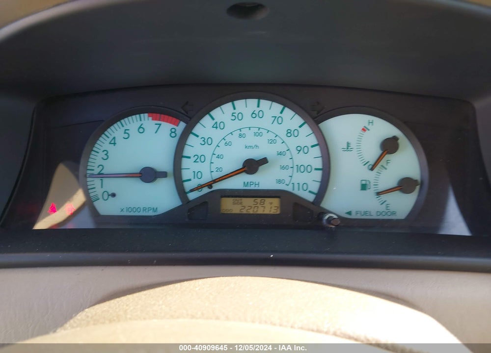 2004 TOYOTA COROLLA LE VIN: JTDBR32E842018975