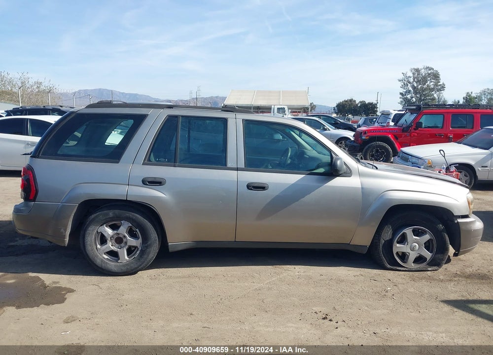 2002 CHEVROLET TRAILBLAZER LS VIN: 1GNDS13S022452494