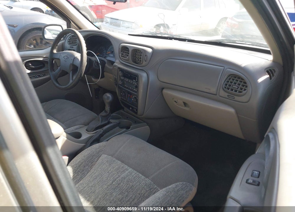 2002 CHEVROLET TRAILBLAZER LS VIN: 1GNDS13S022452494