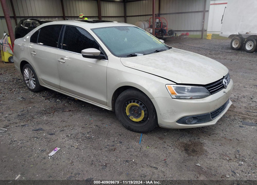 2013 VOLKSWAGEN JETTA 2.5L SEL VIN: 3VWLX7AJ0DM256258