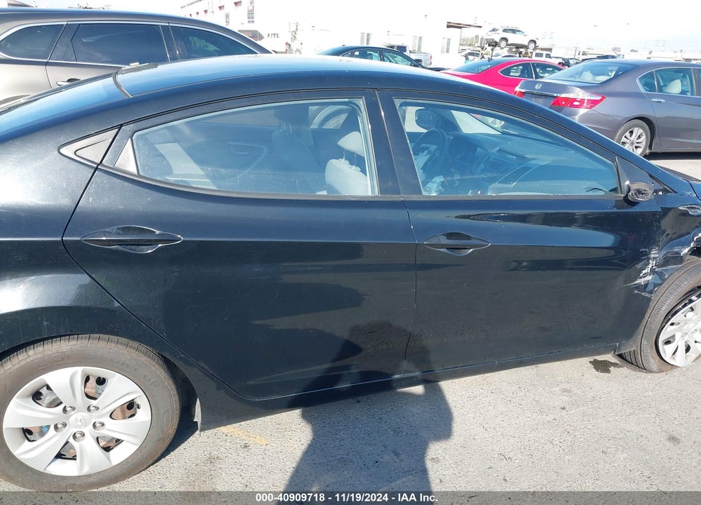 2016 HYUNDAI ELANTRA SE VIN: 5NPDH4AE0GH747820