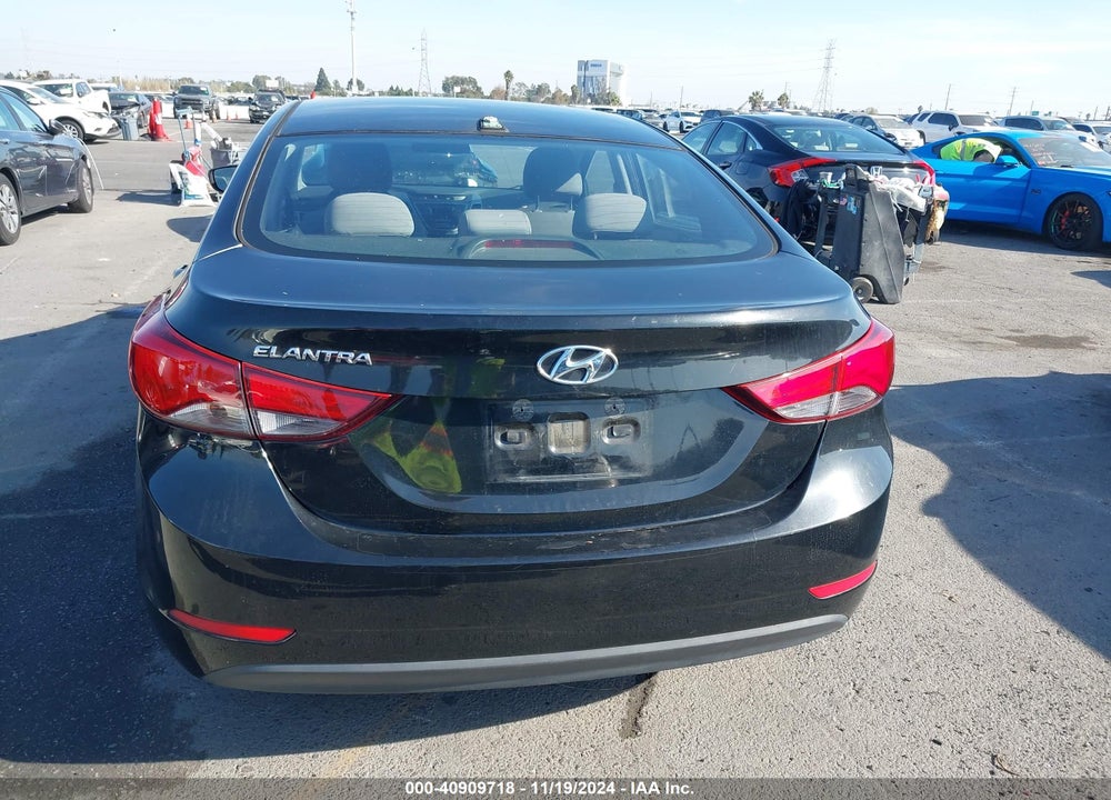 2016 HYUNDAI ELANTRA SE VIN: 5NPDH4AE0GH747820