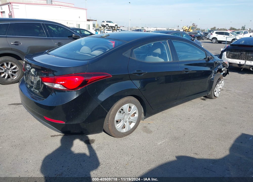 2016 HYUNDAI ELANTRA SE VIN: 5NPDH4AE0GH747820