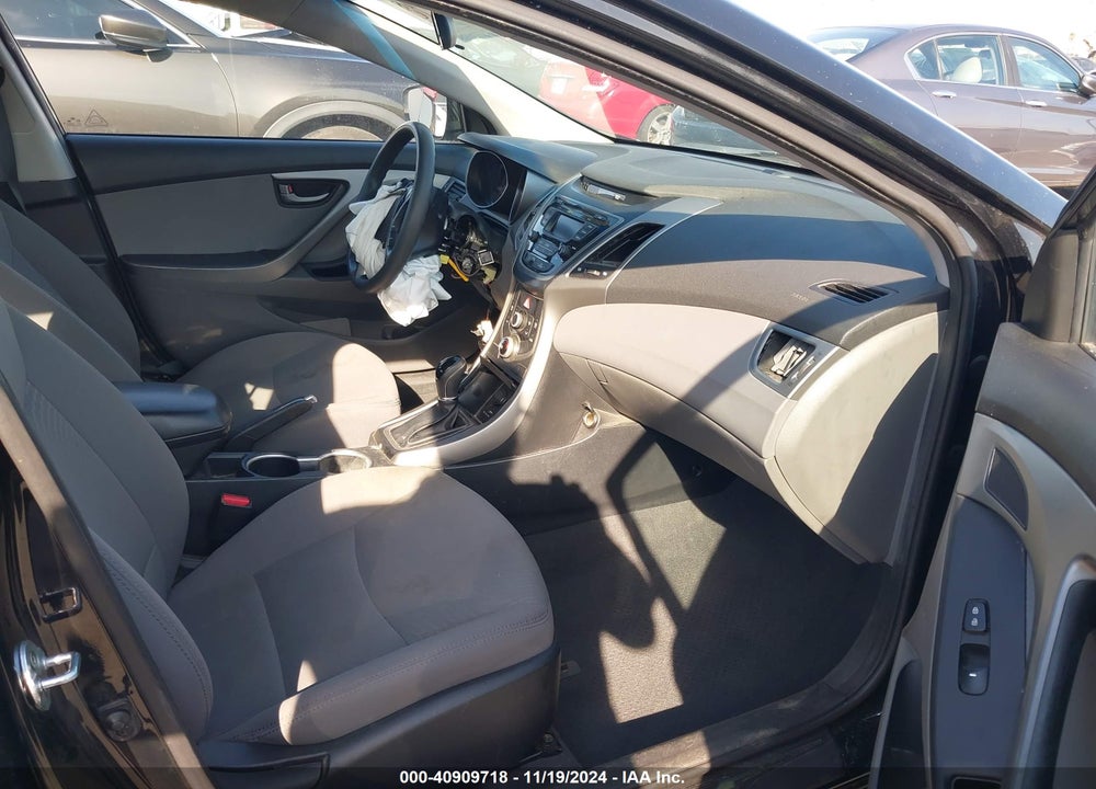 2016 HYUNDAI ELANTRA SE VIN: 5NPDH4AE0GH747820
