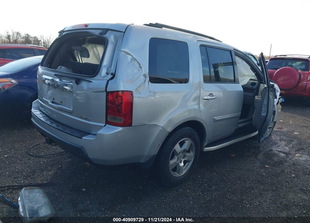 2011 HONDA PILOT EX-L VIN: 5FNYF4H67BB036788