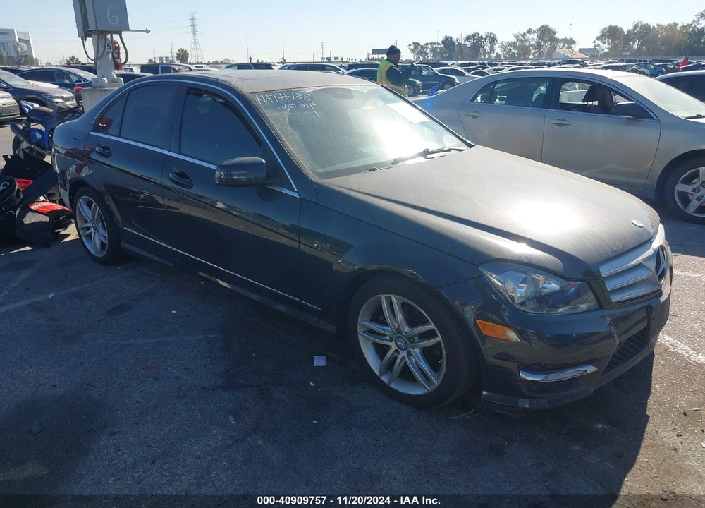 2012 MERCEDES-BENZ C 300 LUXURY 4MATIC/SPORT 4MATIC VIN: WDDGF8BBXCA715284