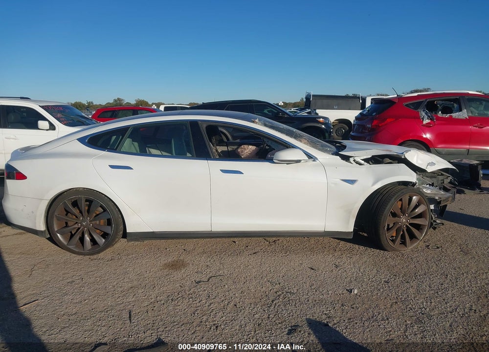 2016 TESLA MODEL S VIN: 5YJSA1E23GF128329