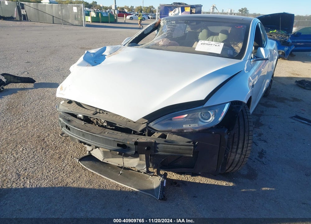 2016 TESLA MODEL S VIN: 5YJSA1E23GF128329