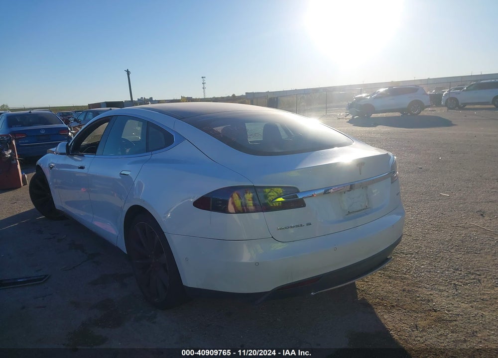 2016 TESLA MODEL S VIN: 5YJSA1E23GF128329