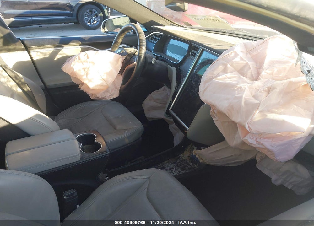 2016 TESLA MODEL S VIN: 5YJSA1E23GF128329