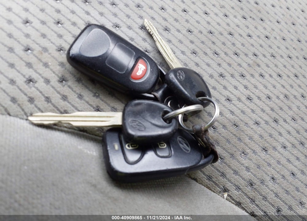 2005 HYUNDAI TUCSON GLS/LX VIN: KM8JN12D75U145219