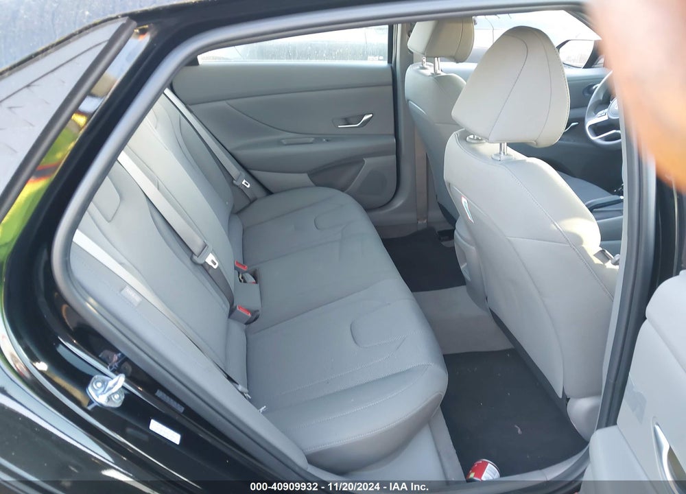 2024 HYUNDAI ELANTRA SE VIN: KMHLL4DG9RU842579