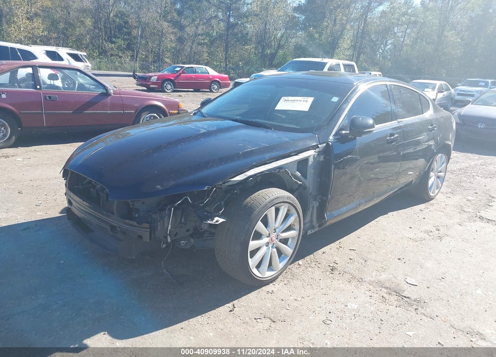 2014 JAGUAR XF VIN: SAJWA0EX8E8U19057