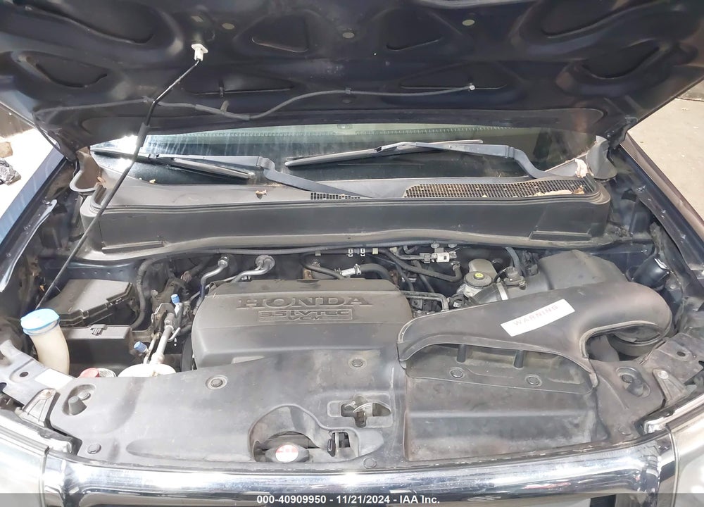 2011 HONDA PILOT LX VIN: 5FNYF4H29BB013672
