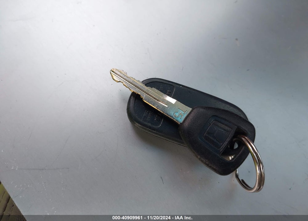 2002 HONDA ACCORD 3.0 EX VIN: 1HGCG22532A030203