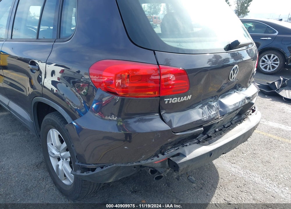 2016 VOLKSWAGEN TIGUAN S VIN: WVGAV7AX0GW539165
