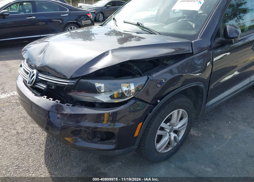 2016 VOLKSWAGEN TIGUAN S VIN: WVGAV7AX0GW539165