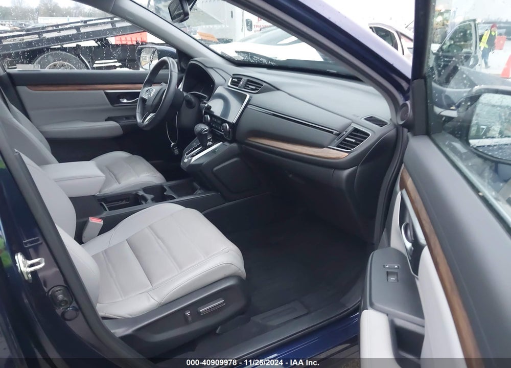 2019 HONDA CR-V TOURING VIN: 7FARW2H98KE018419