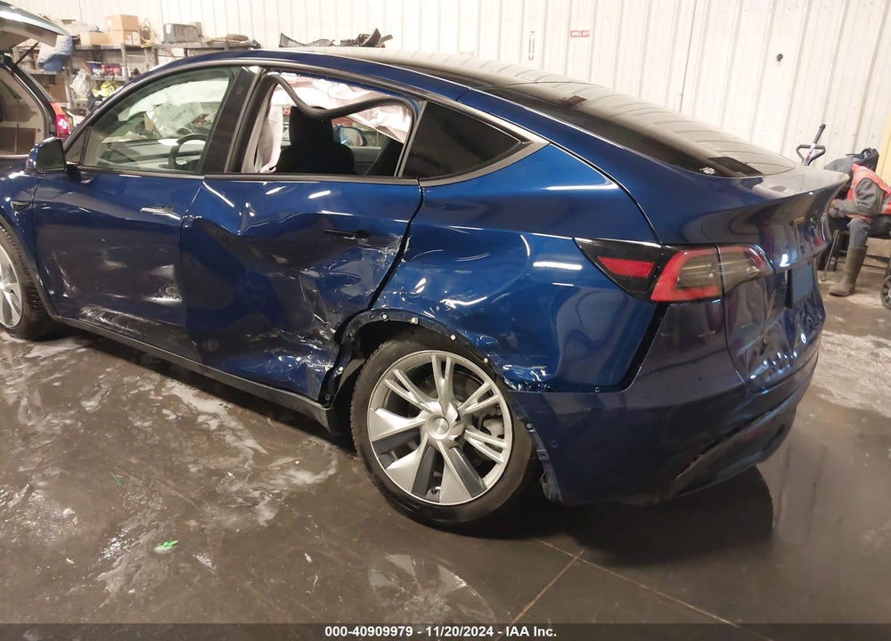 2021 TESLA MODEL Y LONG RANGE DUAL MOTOR ALL-WHEEL DRIVE VIN: 5YJYGDEE0MF105106