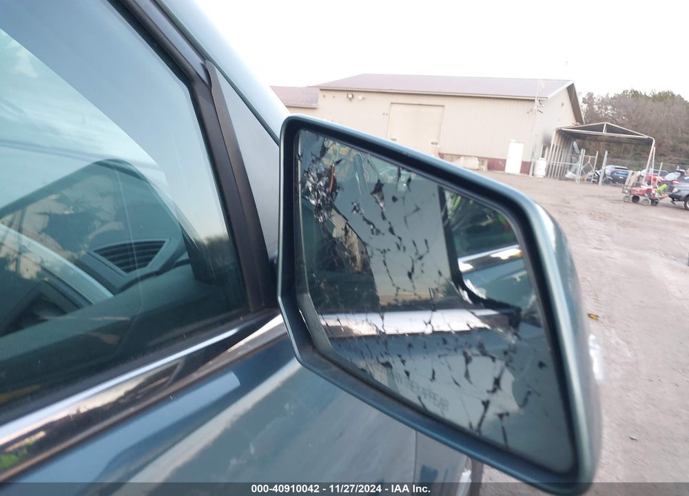 2009 CHEVROLET TRAVERSE LT VIN: 1GNER23D29S110501