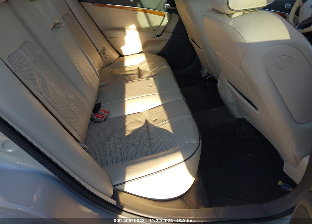 2010 LINCOLN MKZ VIN: 3LNHL2GC3AR640710
