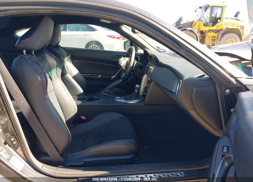 2015 SUBARU BRZ LIMITED VIN: JF1ZCAC10F8605077