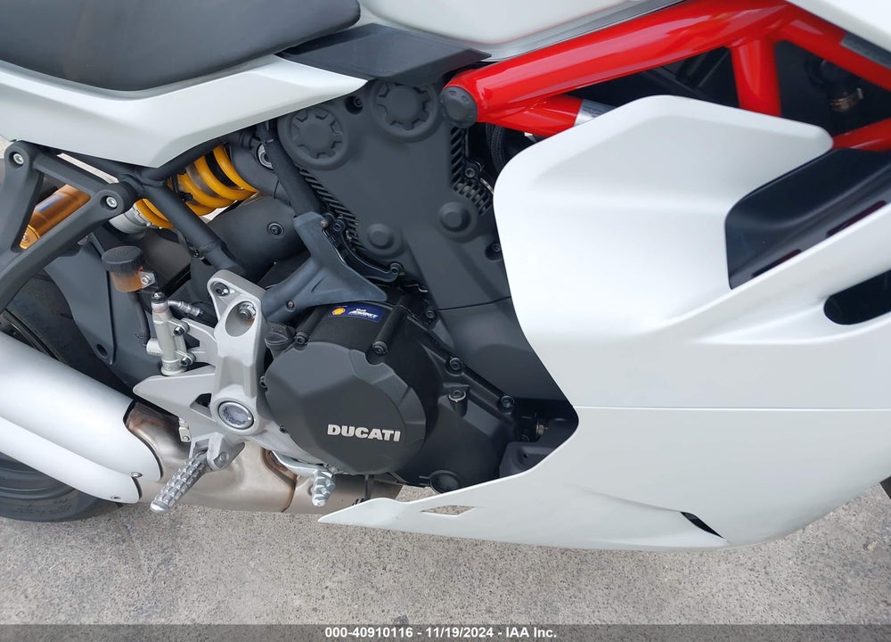 2021 DUCATI SUPERSPORT VIN: ZDMVABDS8MB001700