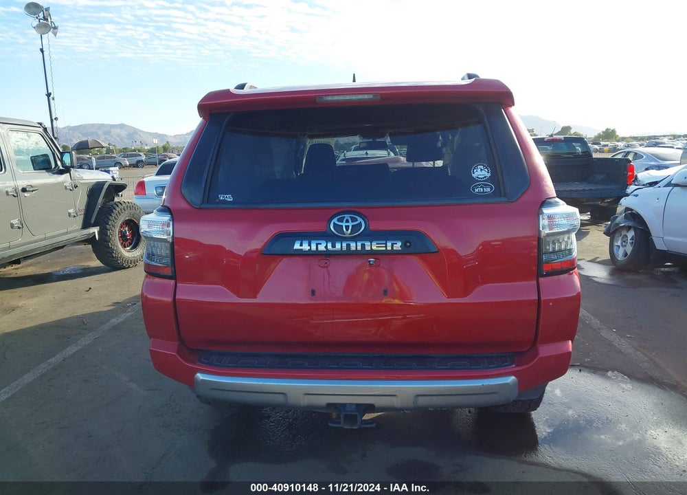 2018 TOYOTA 4RUNNER TRD OFF ROAD PREMIUM VIN: JTEBU5JR5J5588260